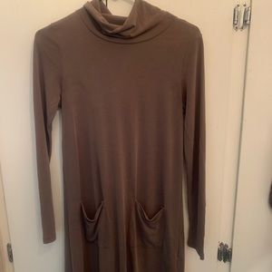 Lazy Sundays, size: small, brown in color